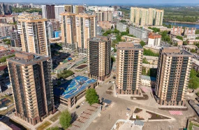 Жилые высотки и окружающий район с высоты